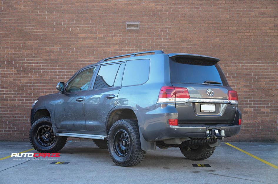 TOYOTA LANDCRUSIER MACHETE XD SATIN BLACK
